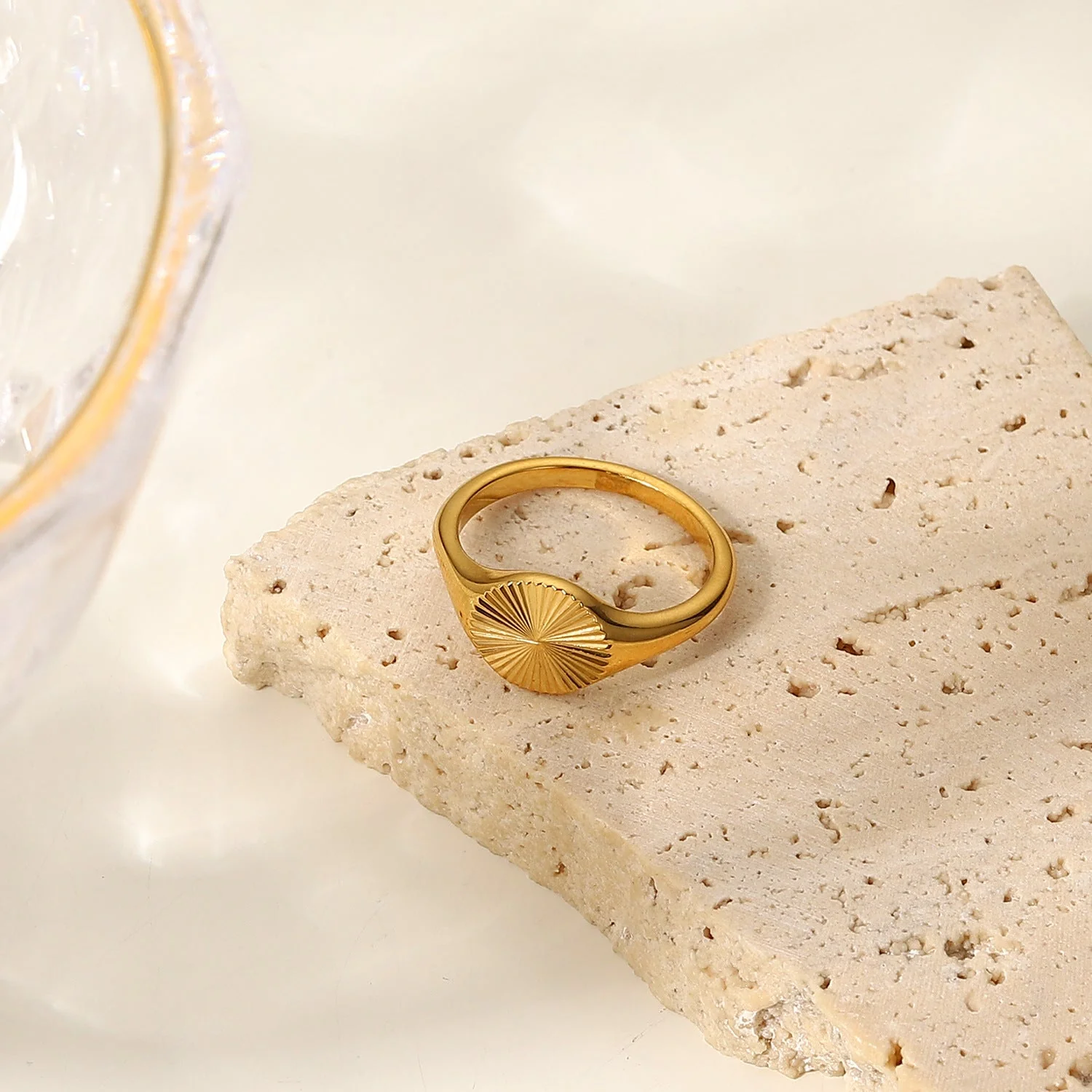 Cyna Gold Ring - Image 2