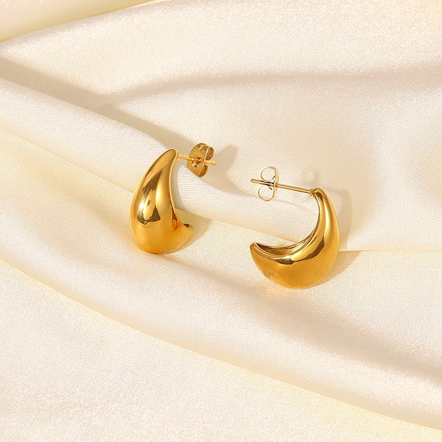 Zola Gold Earrings - Image 4